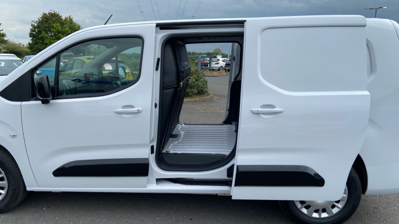 Vauxhall Combo Cargo Combo Xl Electric 100kW Pro 52kWh H1 Van Auto